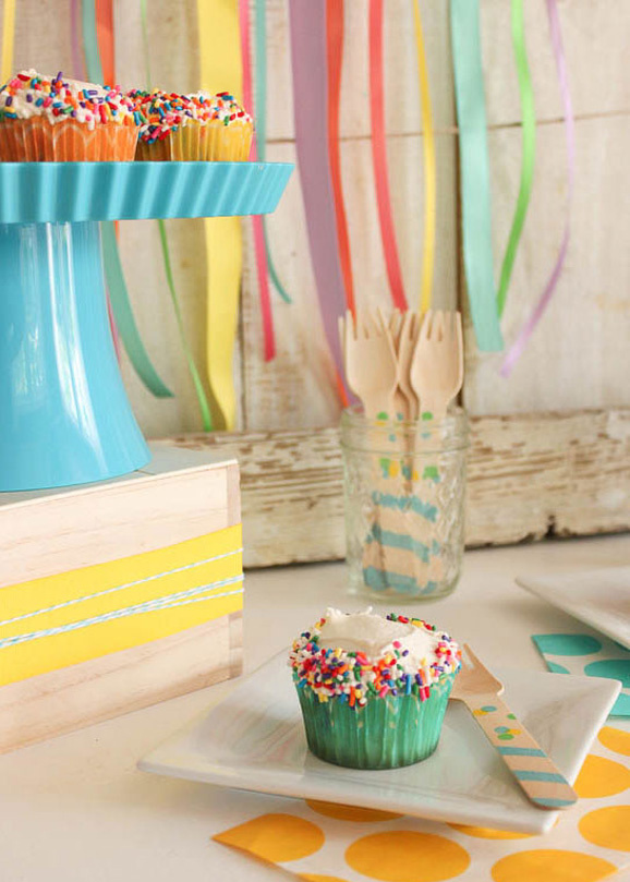 funfetti cupcakes 2 50 Creative Date Ideas Youve Never Thought Of