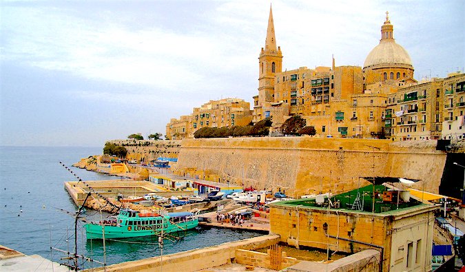 ferry from valletta to sliema in malta, photo by Charlie Dave (flickr: @charliedave)