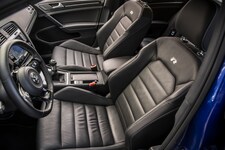 2015-Volkswagen-Golf-R-front-interior-seats