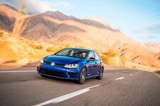 2015-Volkswagen-Golf-R-promo1