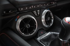 2016 Chevrolet Camaro SS climate control vents