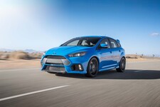 2016 Ford Focus RS front three quarter in motion 03