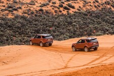 2017 Land Rover Discovery off road 31