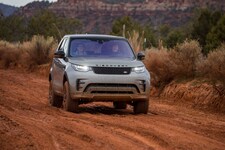 2017 Land Rover Discovery off road 62