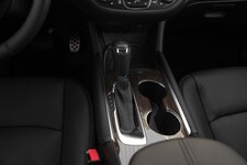 2017 Chevrolet Malibu 20T Premier center console