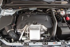 2017 Chevrolet Malibu 20T Premier engine 02