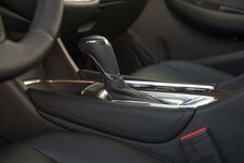 2017 Chevrolet Malibu 20T Premier gear knob