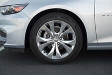 2017 Chevrolet Malibu 20T Premier wheels